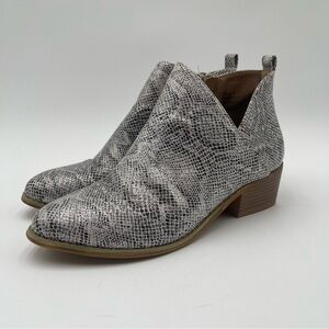 Boutique By Corkys Ankle Booties Women Size 10 Animal Print Shoes Side Zip Heel